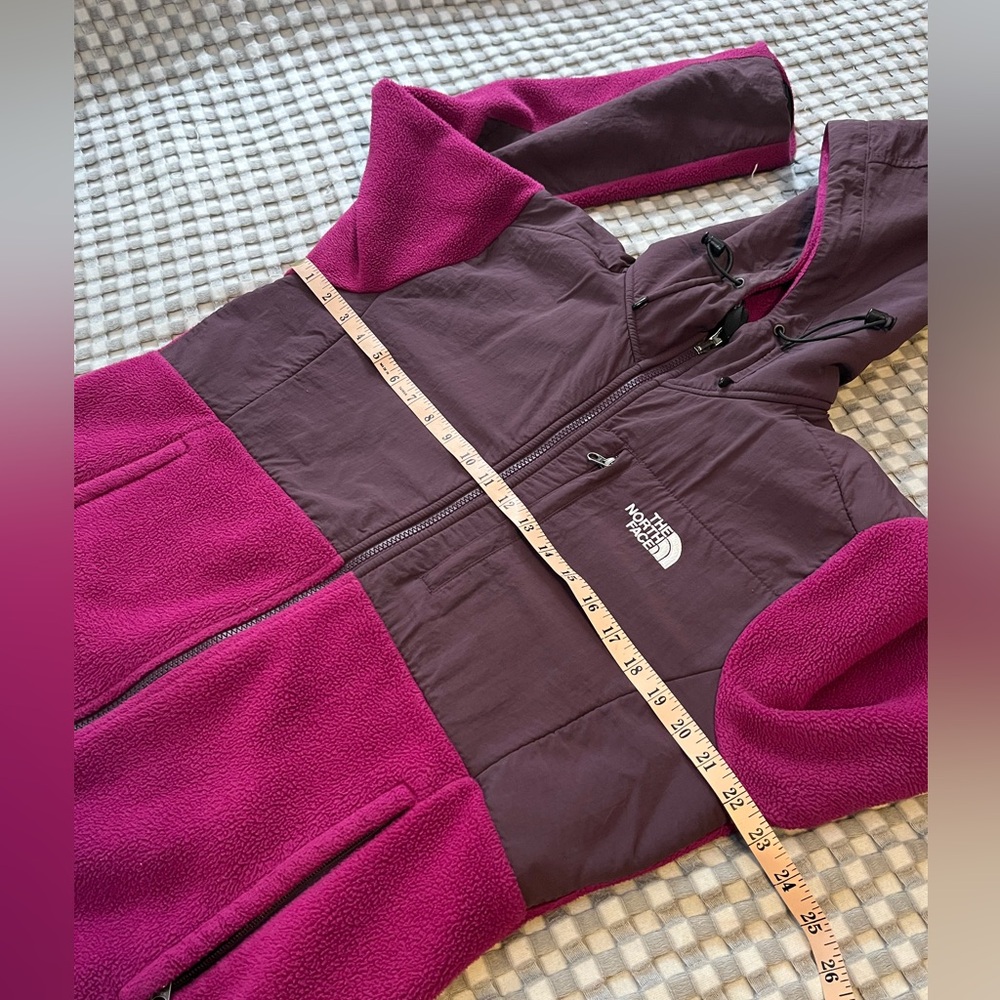 The North Face Women's Jacket in Purple L - GUC - Picture 2 of 7